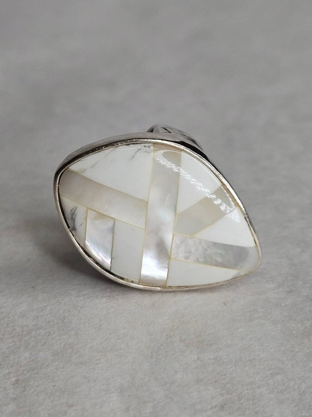 Silpada 925 Sterling Silver Mother of Pearl Cocktail Statement Ring Size 7